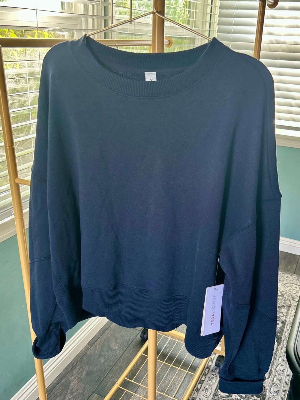 Yogalicious NWT Women’s Crewneck Sweater - Navy size XL $89 retail